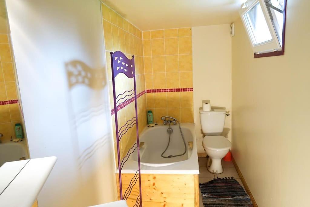 Gite Au Coeur D'Une Residence D'Artiste Saint-Aubin-de-Bonneval Ngoại thất bức ảnh