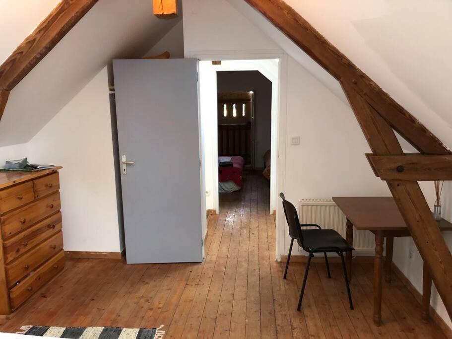 Gite Au Coeur D'Une Residence D'Artiste Saint-Aubin-de-Bonneval Ngoại thất bức ảnh